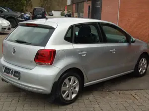 Volkswagen Polo Highline 1.4l Klima Alufelgen 5 türig 15tkm Bild 4