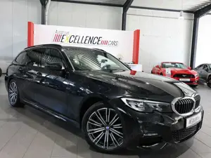 BMW 320 320d Touring M-SPORT ALL-BLACK / PANORAMA / LED