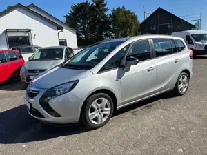 Opel Zafira Tourer Edition 7 Sitzer Navi Sitzh PDC TÜV neu Bild 2