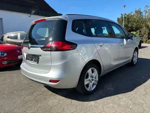 Opel Zafira Tourer Edition 7 Sitzer Navi Sitzh PDC TÜV neu Bild 4