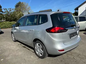 Opel Zafira Tourer Edition 7 Sitzer Navi Sitzh PDC TÜV neu Bild 5