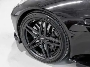 Aston Martin V8 Vantage S -Onyx Black- Bild 4