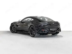 Aston Martin V8 Vantage S -Onyx Black- Bild 2