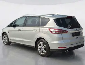 Ford S-Max S-MAX AWD/ACC/NAVI/CAM/LENKRADHEIZUNG Bild 4