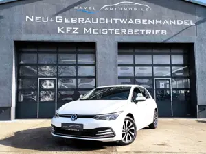Volkswagen Golf VIII  Fahrschulwagen PDC Sitzhzg Bild 3