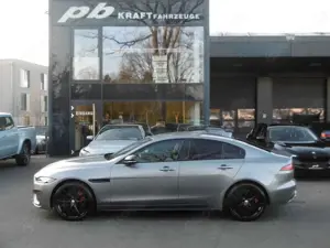 Jaguar XE R-Dynamic Black Edition AWD AHK Leder el. Sitze