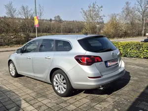 Opel Astra Innovation*Xenon*Navi*Alufelgen*160 PS*Automatik* Bild 4