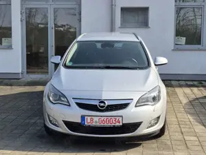 Opel Astra Innovation*Xenon*Navi*Alufelgen*160 PS*Automatik* Bild 3
