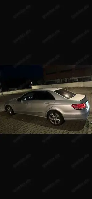Mercedes-Benz E 220 TÜV NEU!! CDI DPF BlueEFFICIENCY Avantgarde