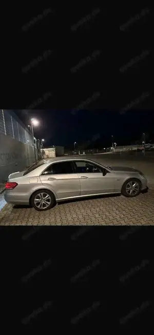 Mercedes-Benz E 220 CDI DPF BlueEFFICIENCY Automatik Avantgarde