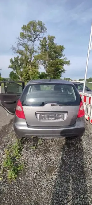 Mercedes-Benz A 160 BlueEFFICIENCY Avantgarde Bild 3