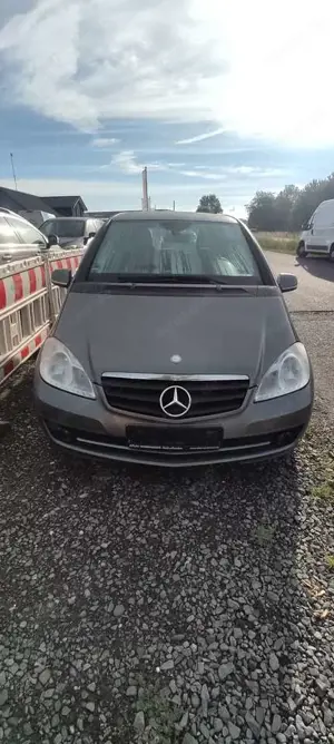Mercedes-Benz A 160 BlueEFFICIENCY Avantgarde Bild 2