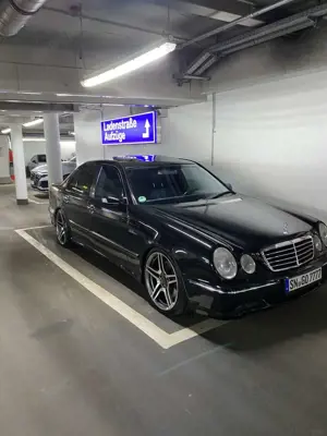 Mercedes-Benz E 55 AMG Mercedes-Benz E55 Amg Bild 2