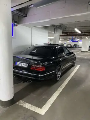 Mercedes-Benz E 55 AMG Mercedes-Benz E55 Amg Bild 3