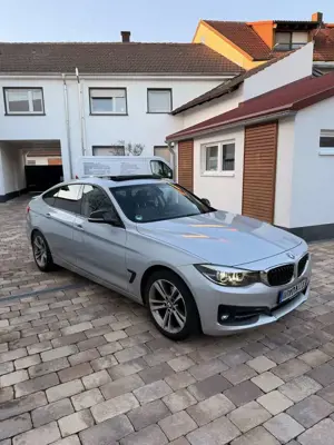BMW 320 320 i xDrive Sport Line