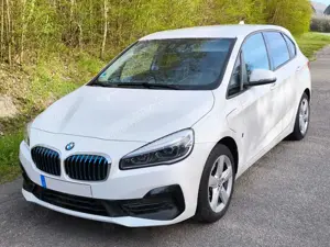 BMW 225 225xe iPerformance Active Tourer Sport Line LED Navi PDC Hifi
