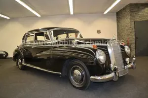 Mercedes-Benz 300 B Adenauer OLDTIMER (Deutsches Fahrzeug)