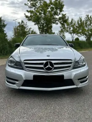 Mercedes-Benz C 180 AMG line Bild 3