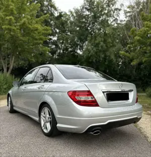 Mercedes-Benz C 180 AMG line Bild 2