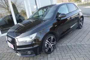 Audi A1 Sportback S-Line. LED/Xenon.Sitzh.Neu Kette!