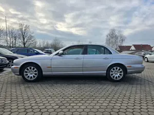 Jaguar XJ6 Bild 2