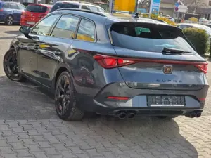 CUPRA Leon ST VZ 4Drive FullLink Pano Matrix LEDER Beats Bild 4