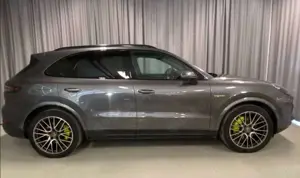 Porsche Cayenne E-Hybrid Bild 2