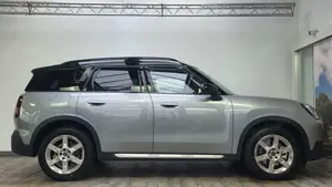 MINI Cooper Favoured Trim Paket M Pano Bild 4