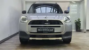 MINI Cooper Favoured Trim Paket M Pano Bild 2