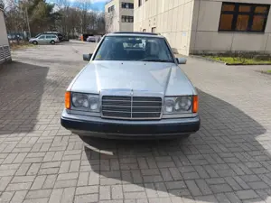 Mercedes-Benz 200