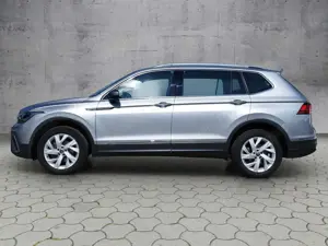 Volkswagen Tiguan Allspace Life 2.0 TDI DSG AHK/HUD/ACC/NAV/LED Bild 2