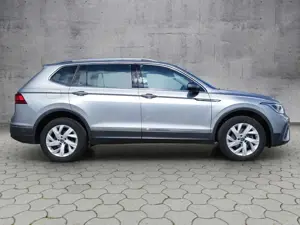 Volkswagen Tiguan Allspace Life 2.0 TDI DSG AHK/HUD/ACC/NAV/LED Bild 4