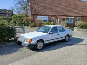 Mercedes-Benz 230 2.3 Benzin*Automatik*Schiebedach*uvm.*