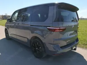 Volkswagen T7 Multivan 2,0TDI Edition DSG Premium KÜ 7 Sitzer Bild 3