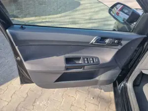 Volkswagen Polo Polo IV  5-Türer 1.4 Black/Silver Edition Bild 4