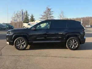 Jeep Compass E-Hybrid 1.2 eDCT 107 kW First Edition Bild 2