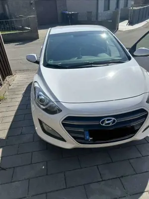 Hyundai i30 blue 1.6 CRDi Passion
