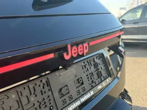 Jeep Compass E-Hybrid 1.2 eDCT 107 kW First Edition Bild 5