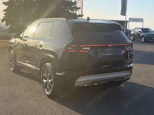Jeep Compass E-Hybrid 1.2 eDCT 107 kW First Edition Bild 3