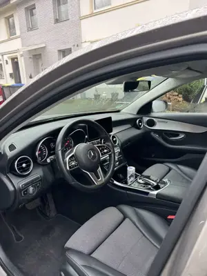 Mercedes-Benz C 220 d 4Matic 9G-TRONIC Bild 3