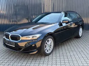 BMW 318 i Aut. Touring Facelift/ Kamera/Komfortzug Bild 2
