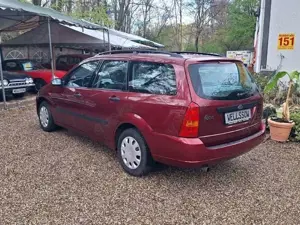 Ford Focus Focus Turnier 1.6 TÜV NEU + Gewährleistung ! Bild 3