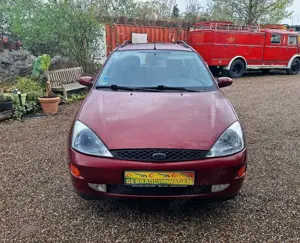 Ford Focus Focus Turnier 1.6 TÜV NEU + Gewährleistung ! Bild 4