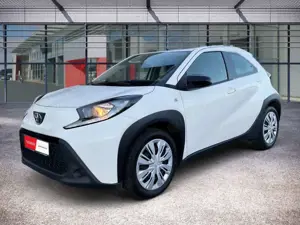 Toyota Aygo 1.0 Play ACC+Navi+Fernlichtass.+Kam.+PDC Bild 2