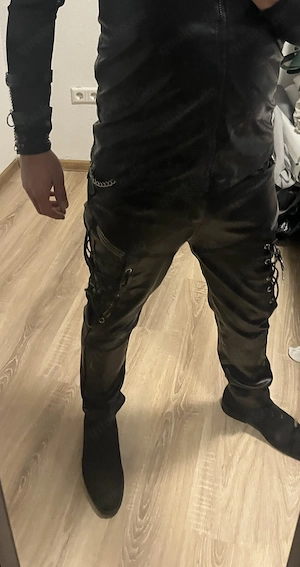 Dom Sub auf Augenhöhe gewünscht 