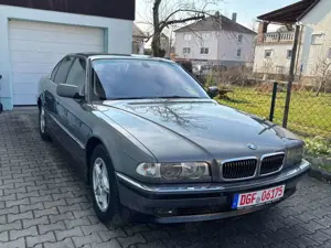 BMW 730 d 2.HDKomfortsitze+S.Dach+AHK+4xSitzheizung Bild 2