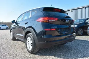 Hyundai TUCSON Pure 2WD Bild 2