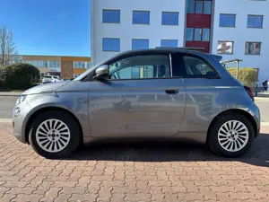 Fiat 500e 3+1 42 kWh 320 Km Reichweite  Navi - PDC Bild 3