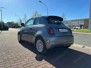 Fiat 500e 3+1 42 kWh 320 Km Reichweite  Navi - PDC Bild 4