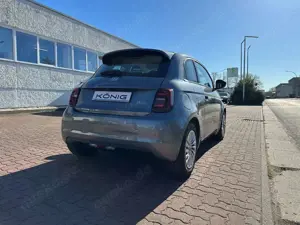 Fiat 500e 3+1 42 kWh 320 Km Reichweite  Navi - PDC Bild 5